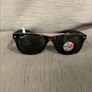 RAY BAN SUNGLASSES UNISEX RB2132